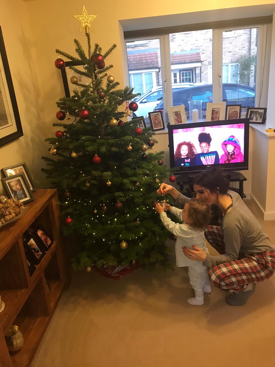 PeteEgerton's tweet photo. Despite some top advice from the #Harrogate Christmas Tree Centre @YEventCentre, there was no stopping these pair putting the tree up today ๐ฅฐ๐ Catch you in the morn early doors @StrayFM for the first #sleepstosanta ๐
๐ปhttps://t.co/BG2hBBMXeS https://t.co/i4wCo29sxF