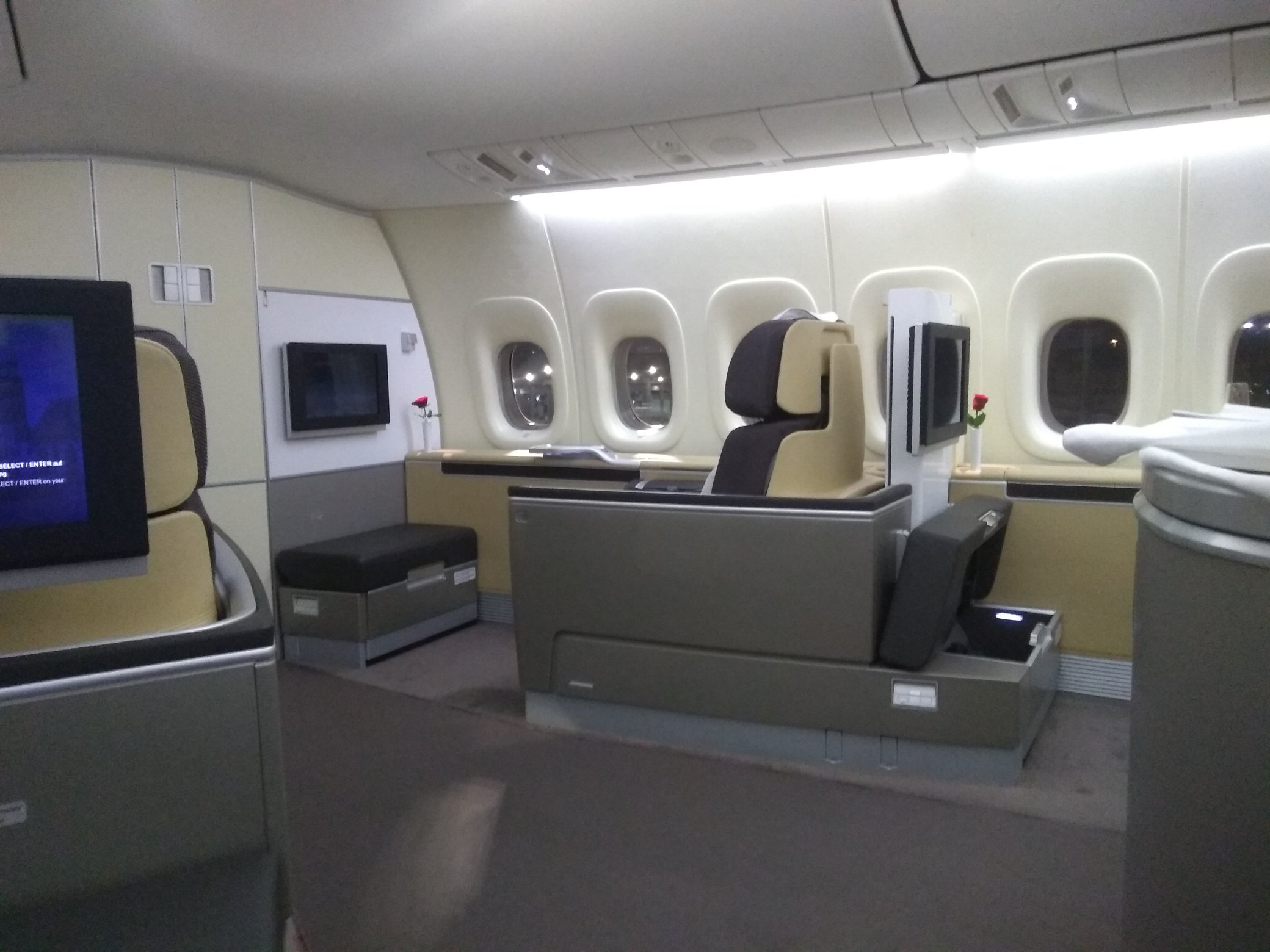 EKumnFeXYAAwEVc?format=jpg&name=4096x409