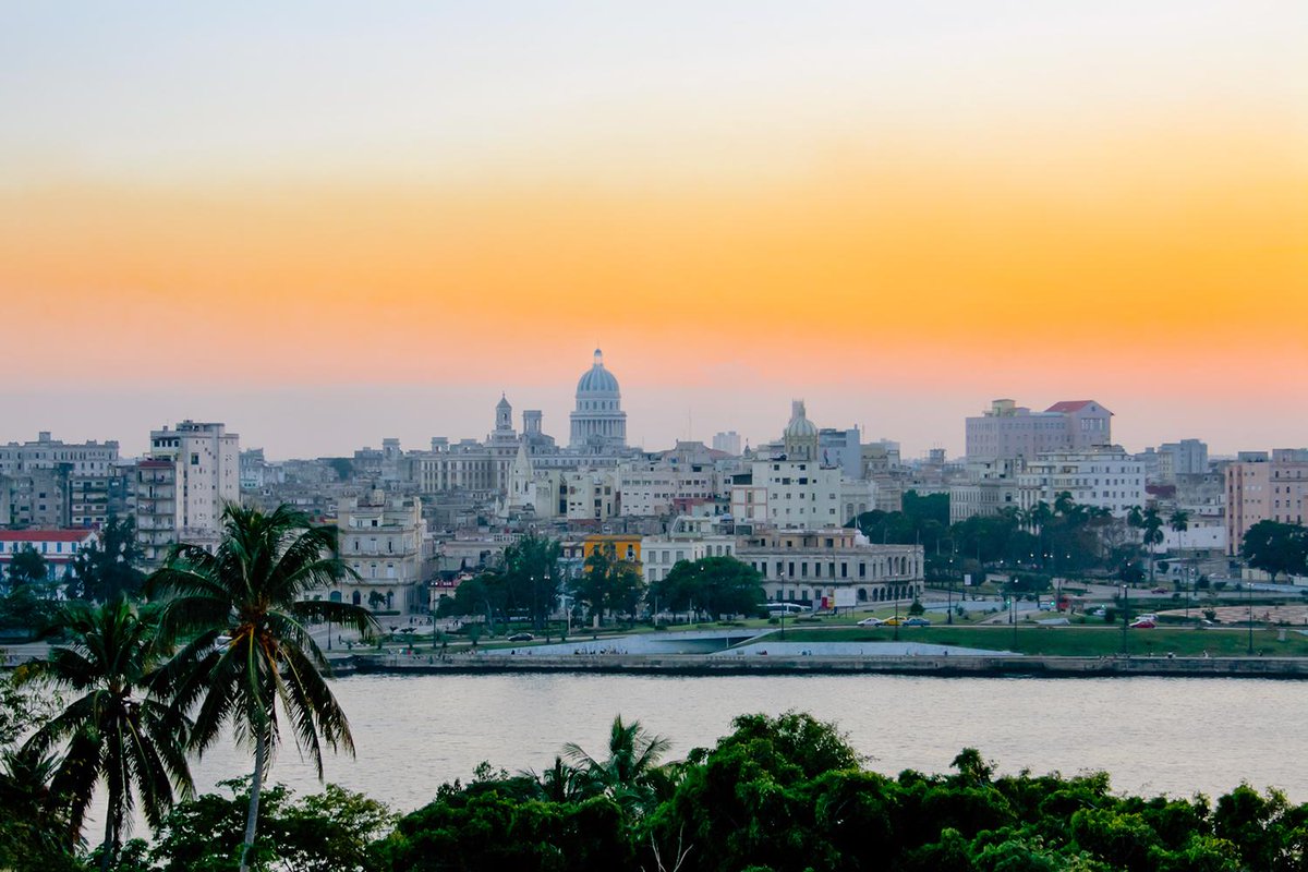 La Habana en celebró su 500 Aniversario. Ciudad Luminosa, real y maravillosa, en la voz de su historiador, el Dr. Eusebio Leal Spengler. #SomosCuba #LaHabana500 m.facebook.com/story.php?stor…