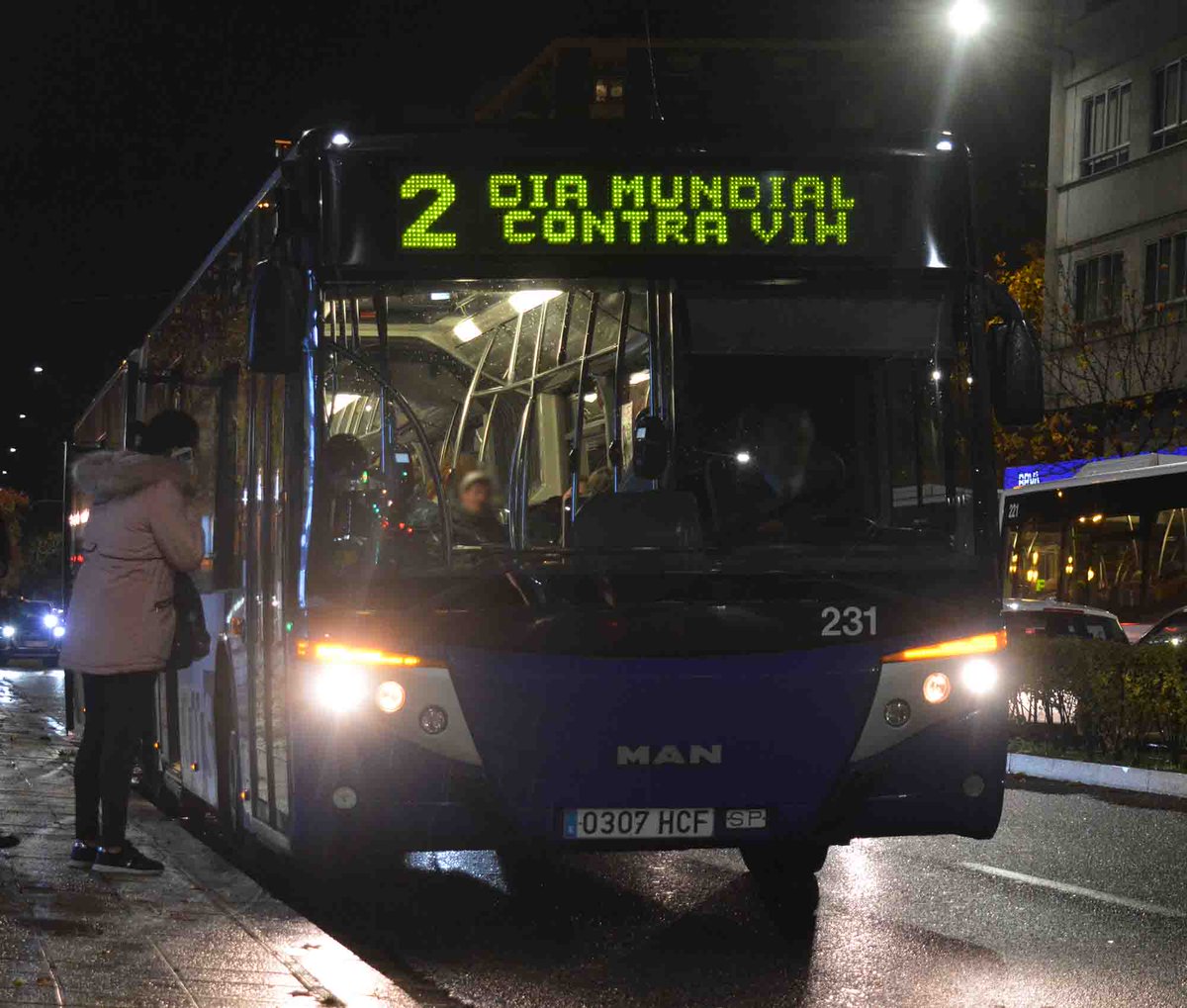 AuvasaVLL's tweet photo. 📢 Hoy se celebra el Día Mundial de la Lucha contra el Sida y desde #AUVASA intentamos concienciar, desde nuestros autobuses, a toda la población sobre este virus.

#⃣ #Valladolid #VAenBUS https://t.co/9BMFqHIAJg