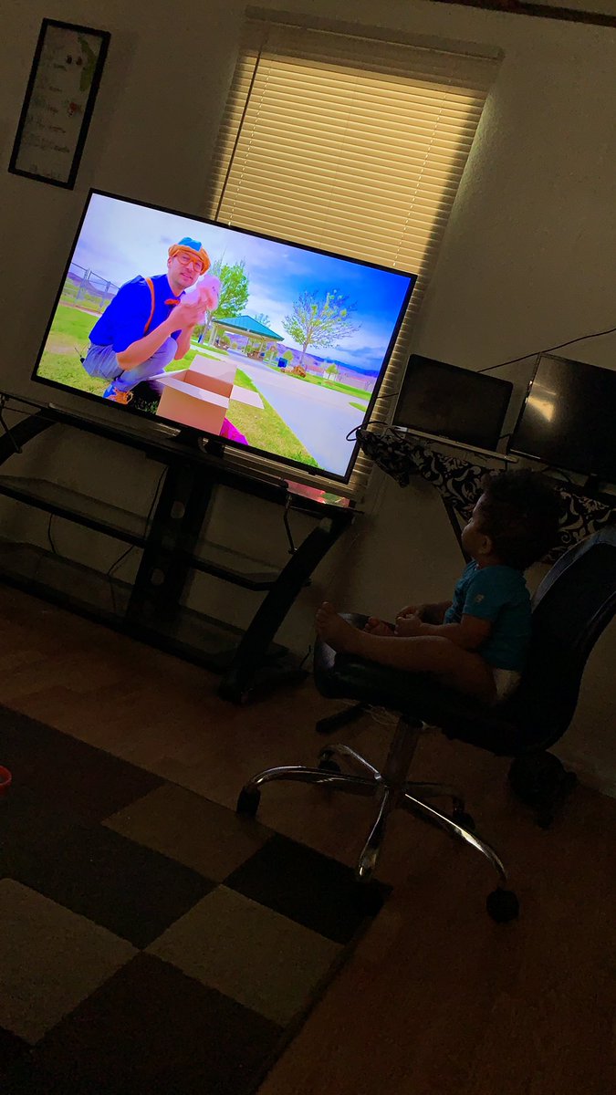 imRease's tweet image. Thank you , @BlippiOfficial for calming both my kids down enough for me to get 5 minutes of quiet. 🙌🏼😫😂