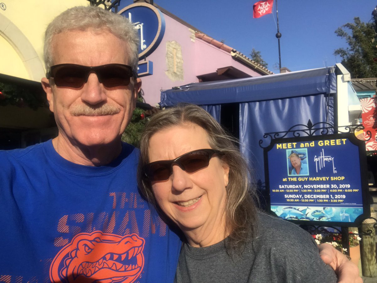 StephenDCrowder's tweet image. Great meeting @DrGuyHarvey today at @SeaWorld !! Discussed @GatorsFB game against FSU. Wonderful experience!! #GHOF #GoGators