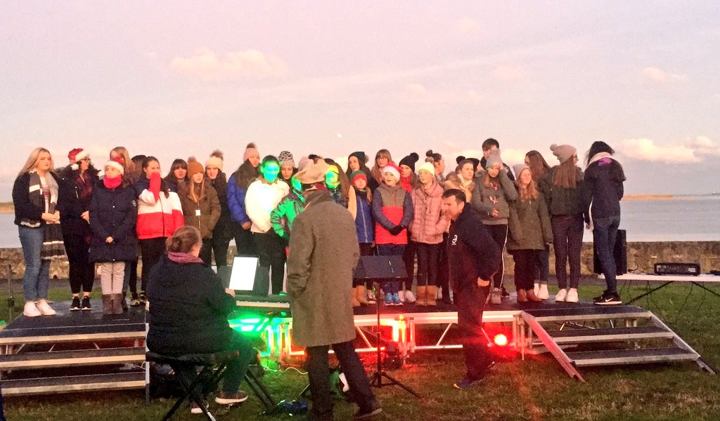 Song and Dance getting ready to perform at the lighting of the Baldoyle @christmas Lights today. Good to see a number of students from St. Mary's involved 👏

Photo from @AoibhinnTormey