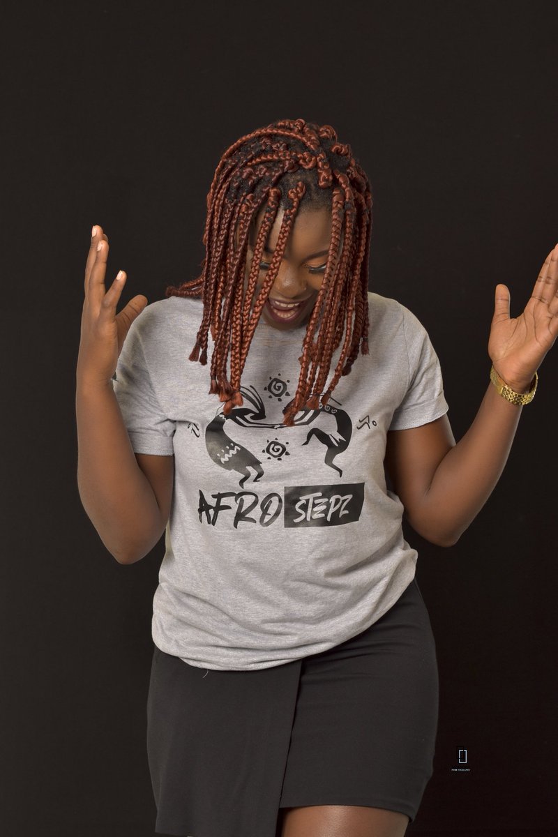 Afrostepz2's tweet photo. Monalisa!
Grab a copy of the grey piece of art at 7000 fcfa
#ivy_edge #afrostepz #we_do_it_for_the_culture
#embrace_your_heritage
#fashion #tshirts #christmas
#Africa #insideafrica https://t.co/anCycdduSb