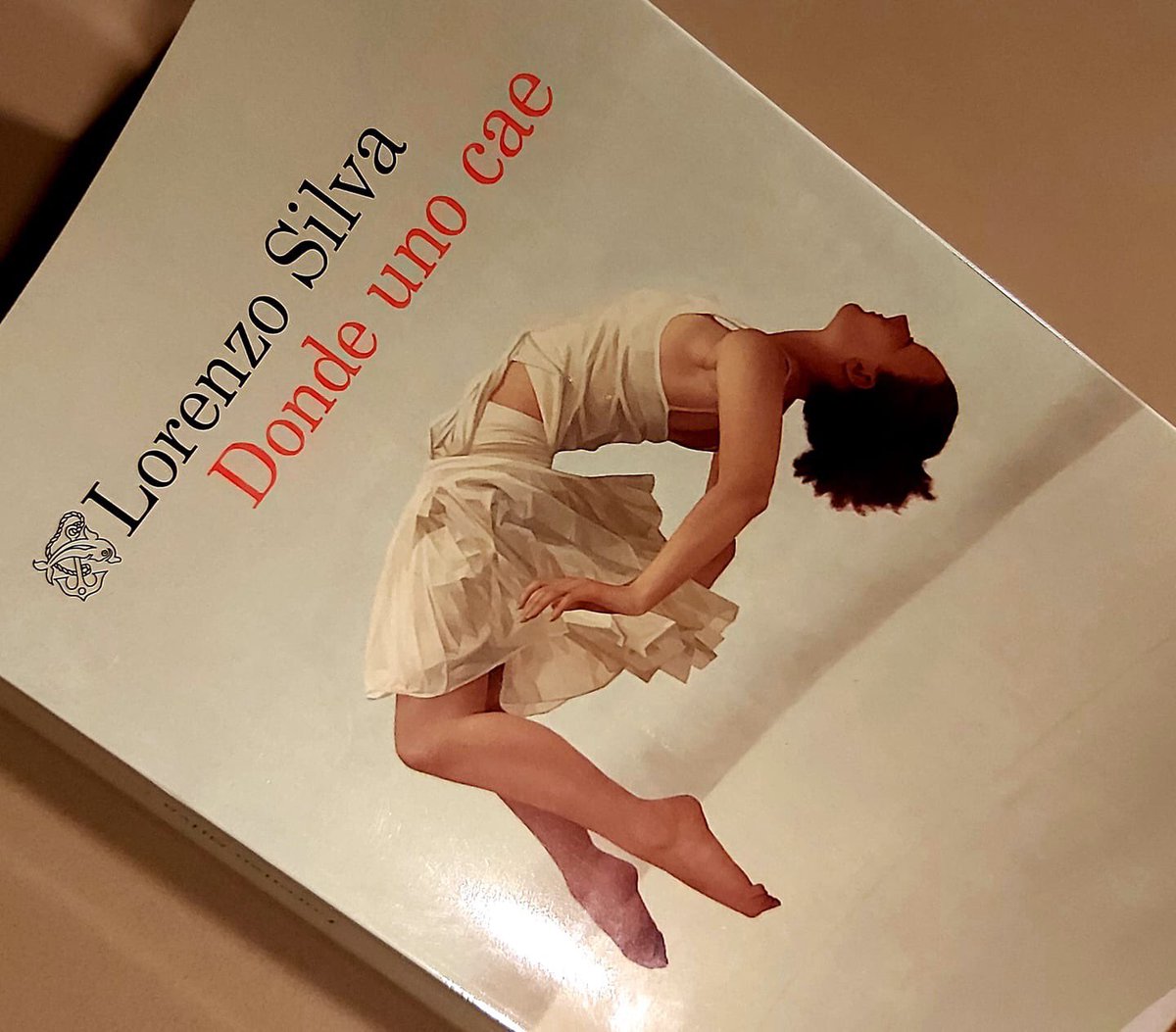 libpilarica's tweet photo. #330 "<<Llevo meses buceando en medio de la mierda>>... no se podía decir más con menos. Y esa palabra tan chunga. MESES"

Lorenzo Silva, Destino

#libreríalapilarica #lapilaricarecomienda #destino #edicionesdestino #destinoediciones #planeta #planetadelibros #editorialplaneta https://t.co/8TC132VB1e