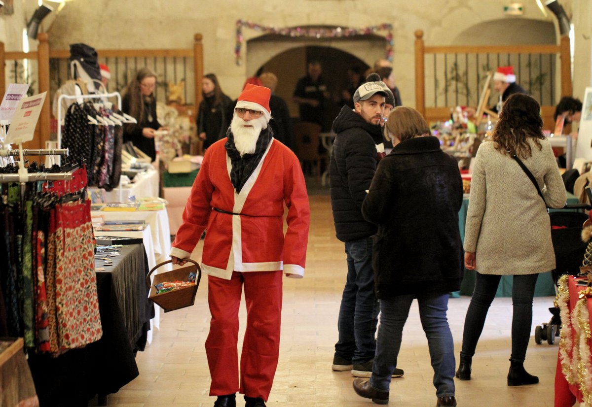 BrezeChateau's tweet image. 🎅 Noël au château de Brézé ! 🎅🎄
Dans un cadre exceptionnel, venez profiter de notre marché de Noël de produits artisanaux et locaux les 21 et 22 décembre ! 🎅 #Breze #ValdeLoire

➡️ À cette occasion, vous pourrez aussi découvrir les écuries historiques du château ! 🐴