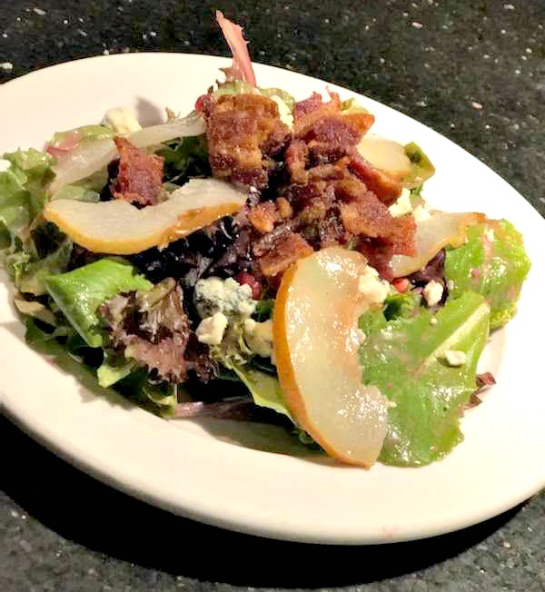 5thStreetSteak's tweet photo. Introducing our new Pomegranate Field Greens #Salad! 
ft. Field Greens, Goat Cheese, Candied Bacon, Roasted Asian Pear, and Pomegranate Champagne Vinaigrette
#findining #steakhouse #chicoca https://t.co/96RjvQd4gi