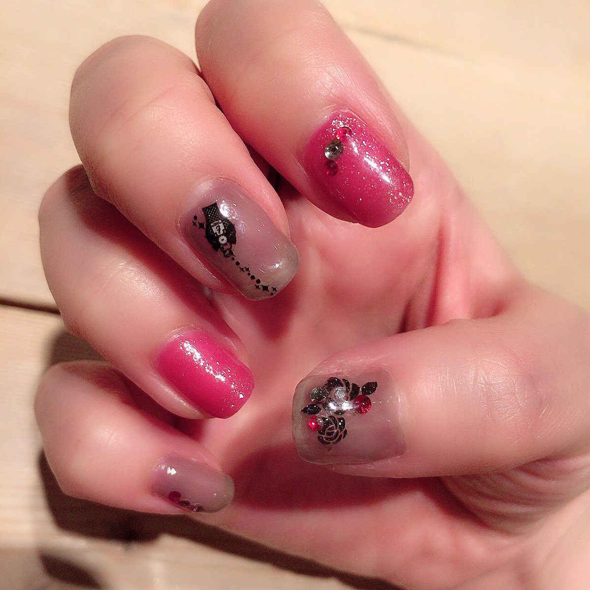 yue_lune_tsuki's tweet photo. 行きたいのはやまやまなのだけど、もうぬりぬりしてるのよねぇ💕💅✨
#Homeiウィークリージェル #homei #ne71 #blackstocking #oniriurasam #ne61 #pinkcassissoda #Homeiポップアップギャラリー https://t.co/G52izQHN7j