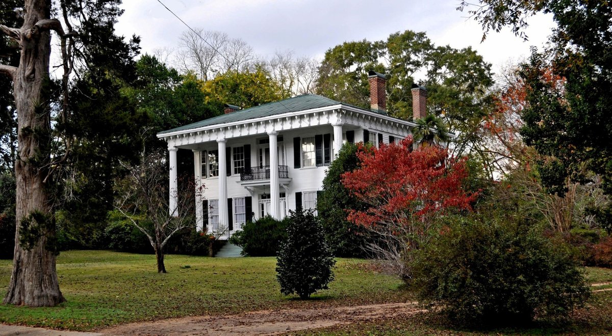 RuralSWAlabama's tweet photo. Tunstall-Cobbs Home at Greensboro, AL (completed 1859) - Features of this beautiful antebellum home include four Doric columns that extend the full height of the house, front cornice work, and a wrought-iron balcony... https://t.co/oFkBZMT3oh https://t.co/V5rTlfuvqB