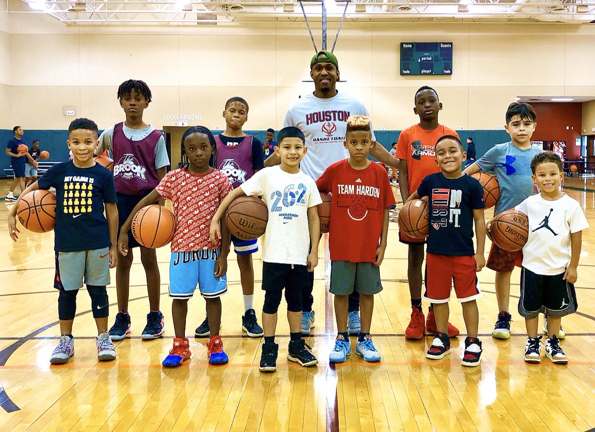 Coach_Peterson's tweet image. FALLBROOK BASKETBALL ACADEMY 

SUNDAY 🏀 SKILLS TRAINING ⛹🏽‍♂️⛹🏼‍♀️⠀
⠀
Great workout today with these kiddos! These guys are always locked in, focused, and eager to learn!✊🏾

#BeginnersTraining⠀
#Developing⠀
#Dribbling⠀
#Ballhandling⠀
#Layups⠀
#Footwork⠀
#Jumpstops⠀
#Passing