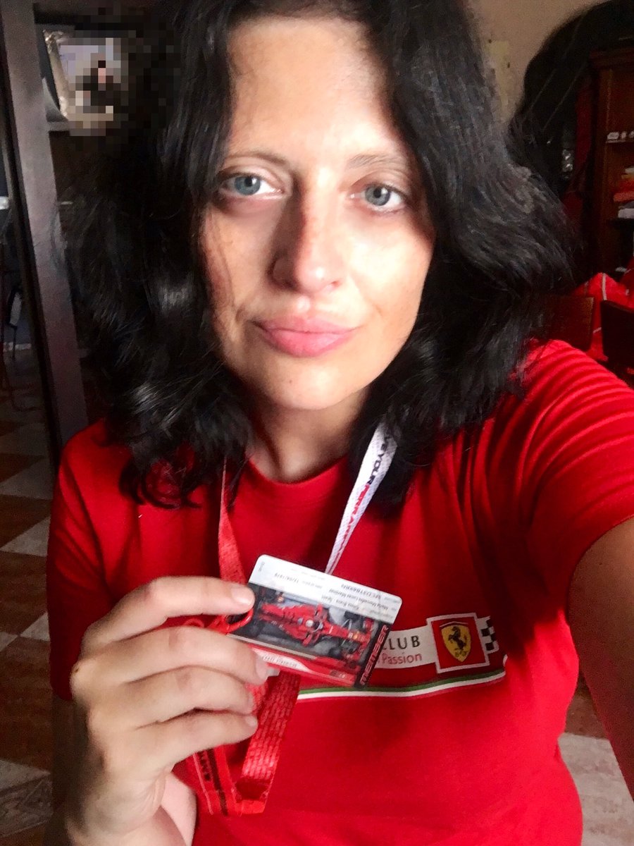 Yo voy a ir: ¿quieres conocer a @TitaniumRed2 ? Anímate y participa en la @DreamHackSpain  en Sevilla. Voy a apoyar a @InnovateSRT 
Salúdame y comparte tus sugerencias del SimRacing. ¿Te animas?