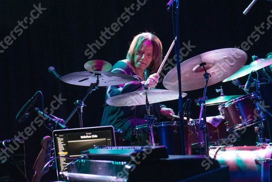 MMstanr's tweet photo. Grammy-award winning jazz drummer Terri Lynne Carrington and Social Science use jazz, rap and vocals to reference Black Lives Matter and political prisoners at Greenwich Village concert. My photos at Rex Features/Shutterstock Editorial-https://t.co/rXCLlANB4Z #terrilynecarrington https://t.co/yHRtqB6cei