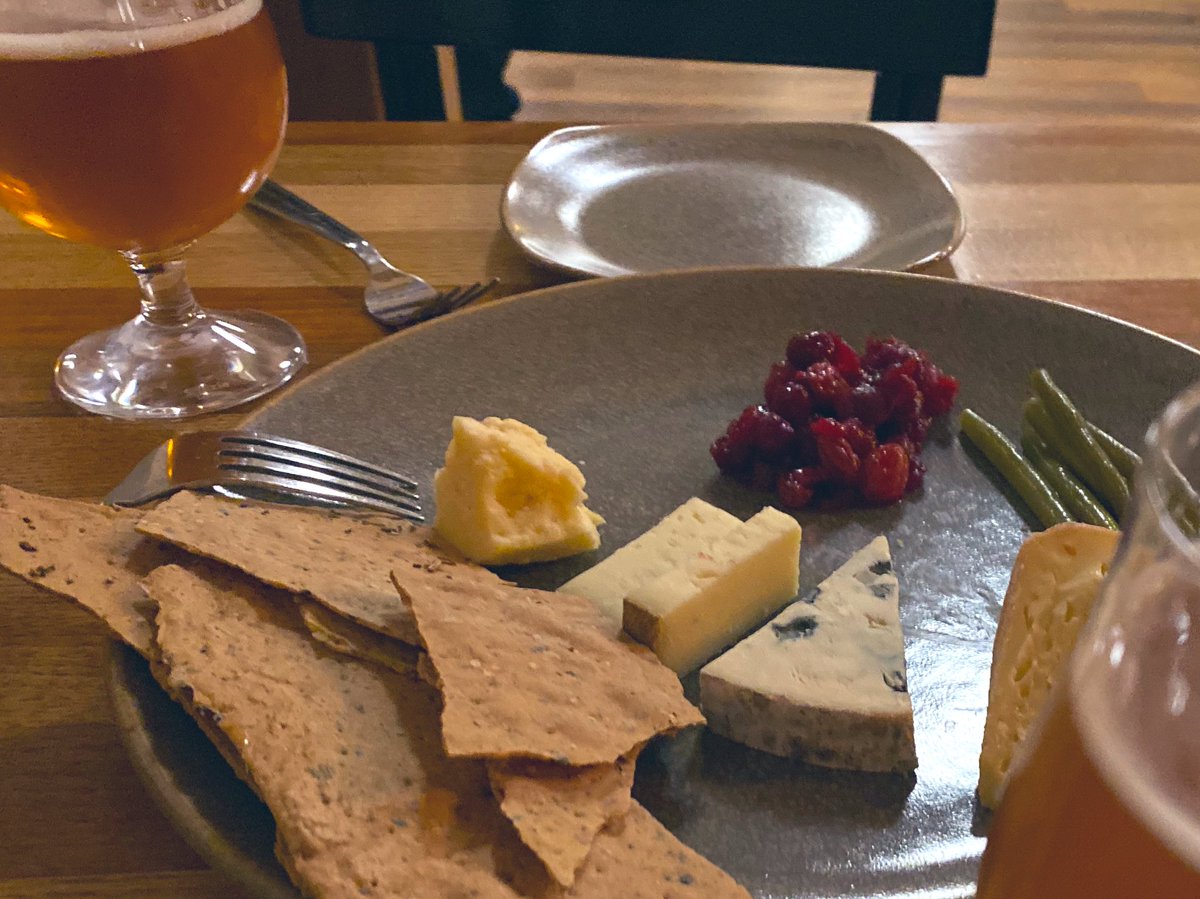 runthejoule's tweet photo. Thanks to @Sugarbush_VT for the destination charging.โก๏ธ๐๐ป A great getaway weekend w/ bonus visit to the @LawsonsFinest taproom.
#tesla #modelx #vermont #warrenvt #emissionsfree https://t.co/O4piXZi5fF
