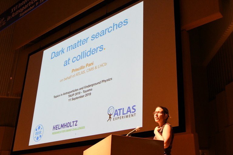physikerinnen's tweet photo. Priscilla Pani: #PhysikerinderWoche - Priscilla is a #particlephysicist in the @DESY-#ATLAS group & uses data from the ATLAS detector to search for #darkmatter using #collision events with top quarks. @komm_mach_mint @CERN #physikerin #womeninphysics https://t.co/LvtnsqQlLZ https://t.co/3PT9TCquj6