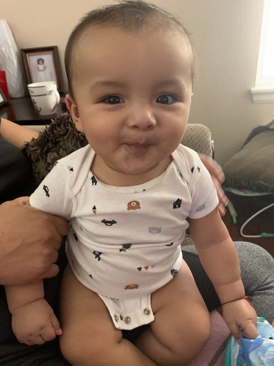 __vvalencia's tweet photo. I can’t with that smile 🥺🥰 https://t.co/1fBQXztCgk