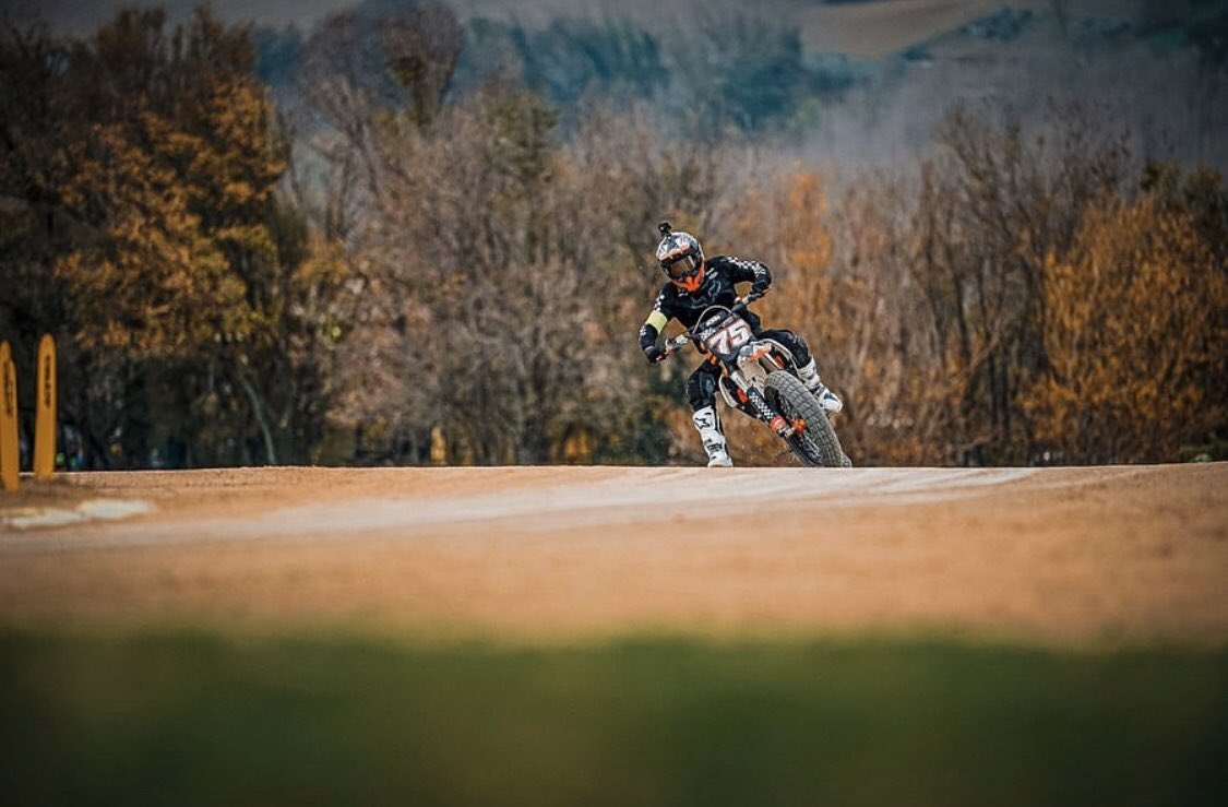 AlbertArenas75's tweet photo. #La100KmDeiCampioni ✊🏼✊🏼
Grazie @valeyellow46 for the invitation and @camilss for the great memories📸
-
#AA75 #Flattrack #RanchVr46 https://t.co/L8MxKDHCqH