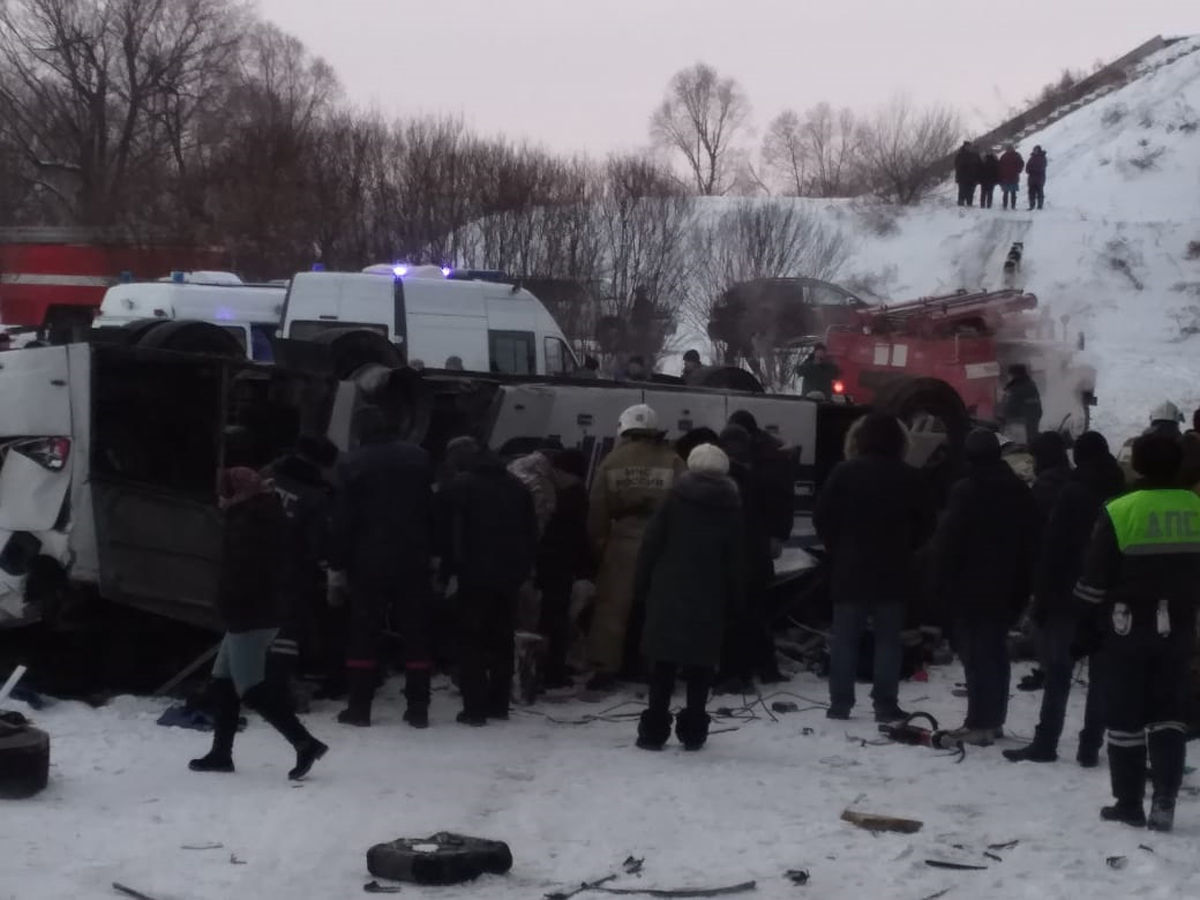 Список погибших в автобусе. Авария в Забайкалье автобус. ДТП С автобусом в Забайкальском крае 1 декабря 2019. Автобус упал с моста в Забайкалье.