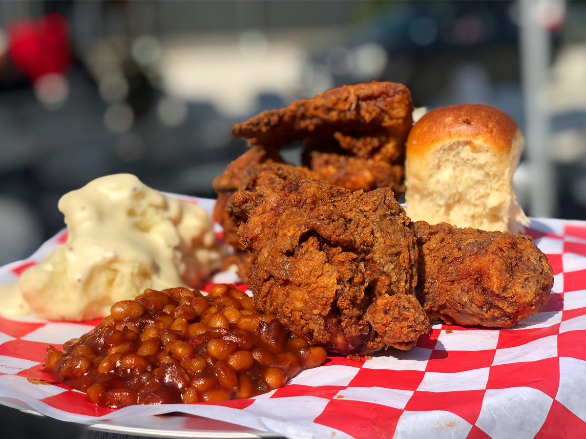 killensbbq's tweet photo. SAVE THE DATE! Our next @killensTX pop-up is Saturday, December 7th from 11 am to 3 pm. You might want to show up early... We are giving away free fried chicken to our early birds! #killens @HoustonHeights https://t.co/gqX11IiOpM