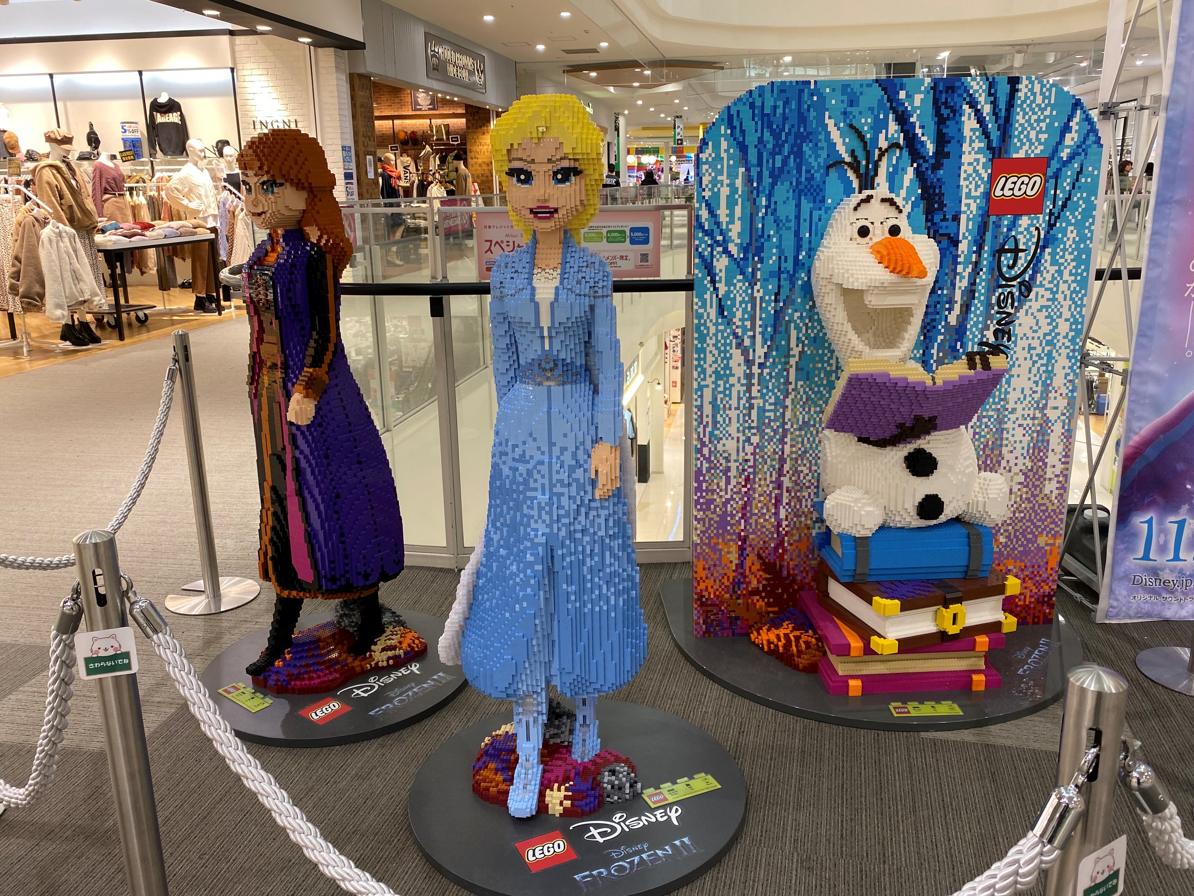 レゴ ジャパン公式 アナと雪の女王2 映画公開に合わせて日本ではここにしかない レゴブロックでできた アナ雪2 の3dモデルを2施設で展示中 ららぽーと富士見 2fベイフロア前は12 11まで コクーンシティ さいたま新都心 3fユニクロ前は12 8まで