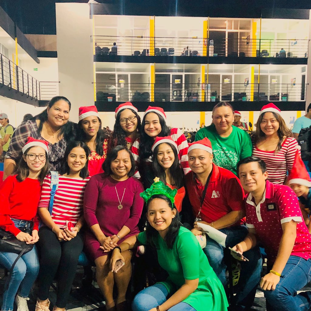 UNID_Czm's tweet photo. *TRINEO DE LOS SUEÑOS*
UNID Campus Cozumel
Diciembre 2019
Gracias a todos nuestros alumnos que contribuyeron a cumplir el sueño de nuestros niños invitados. 🎄🎁🎅🏼❤️🎄 https://t.co/EPtpoCMfgg