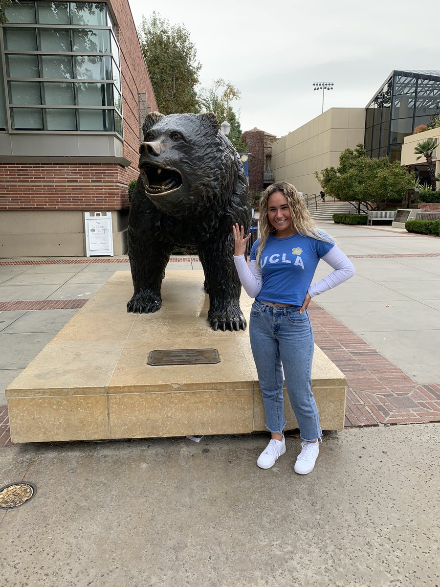 kvp4756's tweet photo. Little visit to UCLA #foursup #UCLA https://t.co/EOll1m5lrt