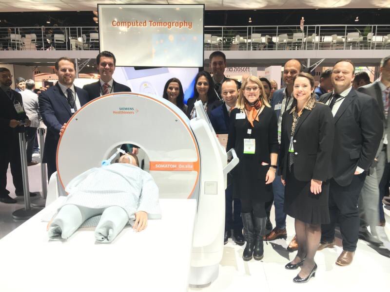 PhfFischer's tweet photo. Committed to smart imaging and decision support at the point of care  #innovation #RSNA2019  #SiemensHealthineers https://t.co/vy6Z3WYwGv