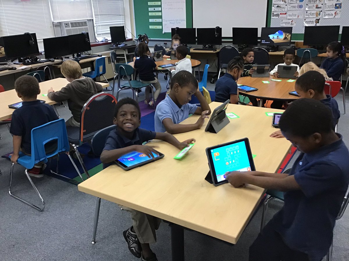 MsC_at_Melcher's tweet photo. These kindergarteners got their first taste of #coding using the @gotynker app #TynkerJr. #EveryStudentCanCode @KCPS_Melcher @kcpublicschools @bigguyinabowtie https://t.co/vBpPmAFubL