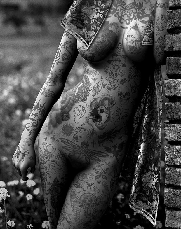 Amateur naked tattooed women