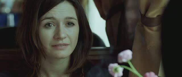 Happy birthday Emily Mortimer. She was very good in Transsiberian (and I m longing to see her in The bookshop). 