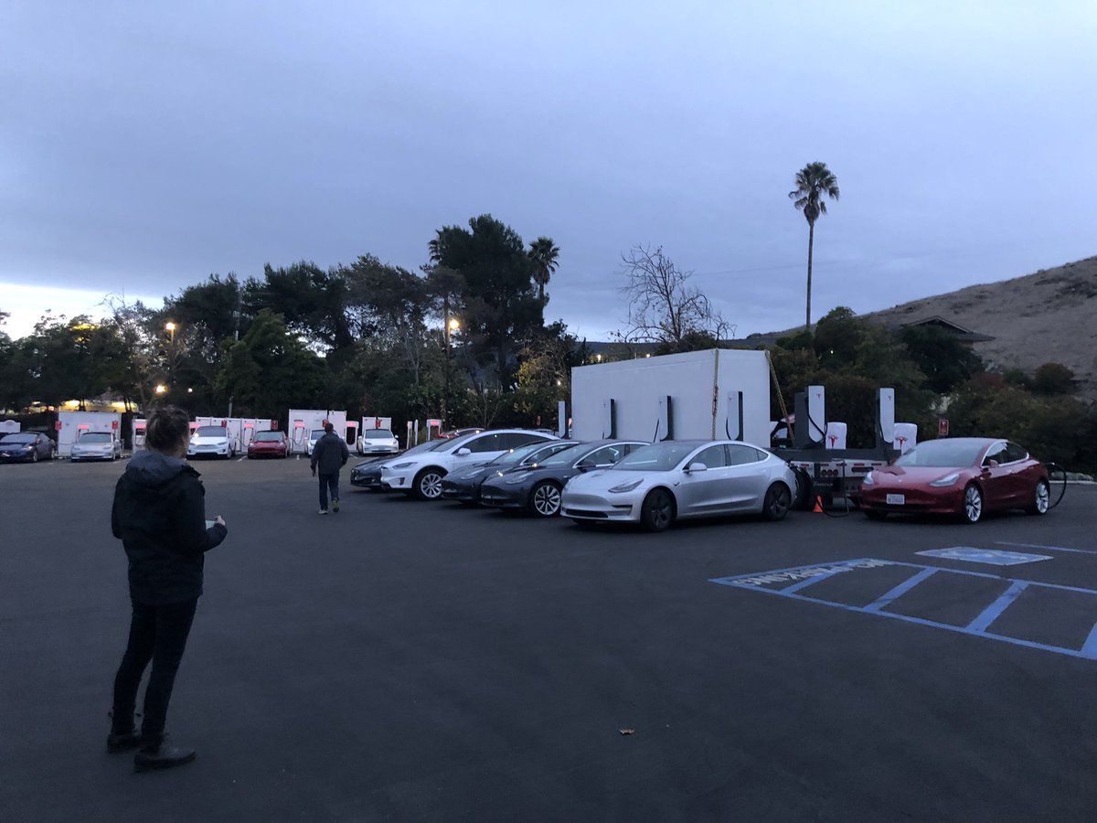 t3knerd's tweet photo. Megapack is back again on Sunday!  I heard about the huge line yesterday about this time.  There was no line when I got here and only 1 or 2 in line while I was charging. I would say the deployment was a success! https://t.co/XLFqck9Jvf