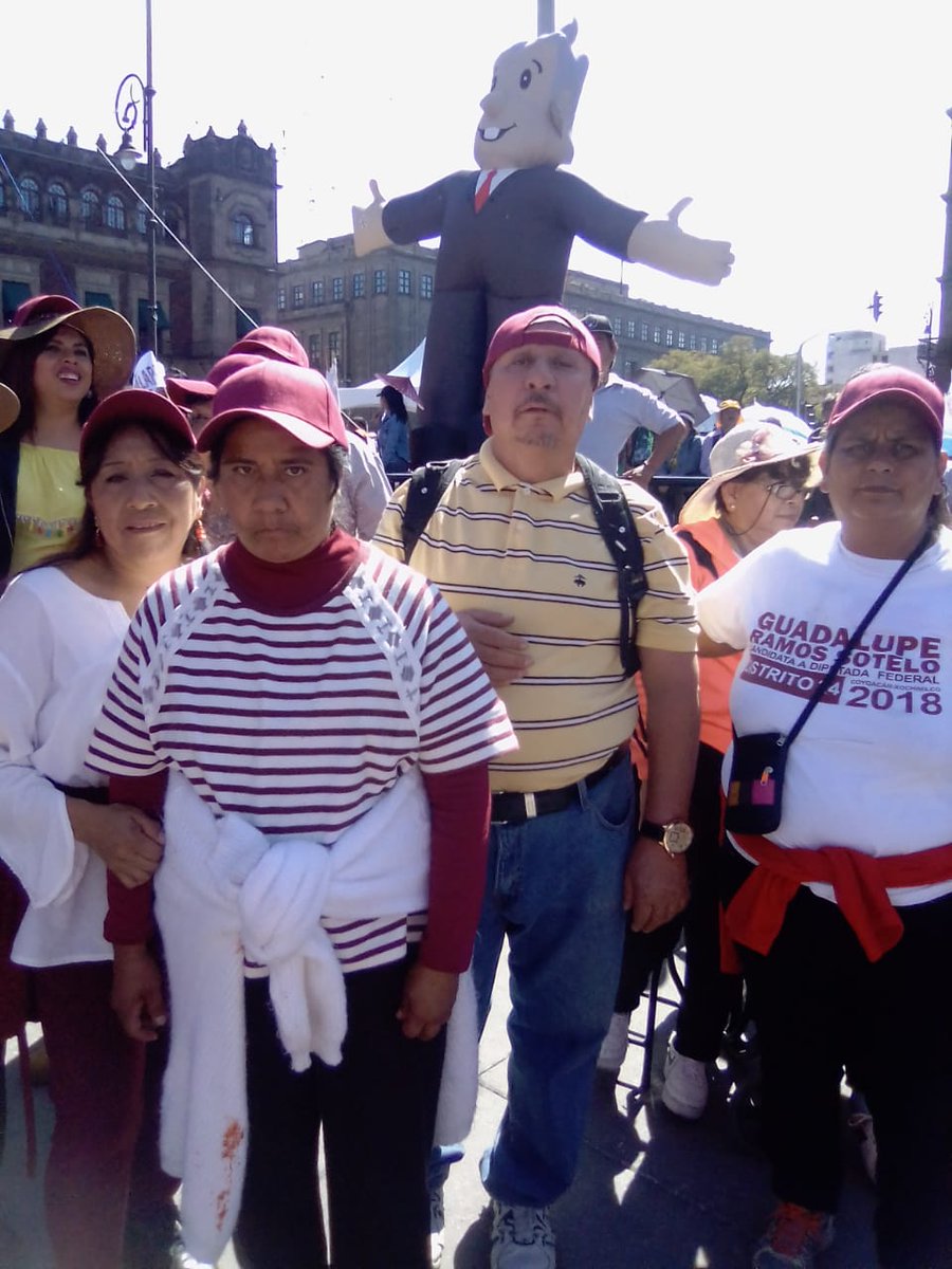 CEDmorenaXochim's tweet photo. Xochimilco es parte de la 4T y expresa su apoyo al mejor presidente de México el Lic @lopezobrador_ #1Informe #AMLOEstamosContigo #MorenaXochimilco https://t.co/Mfe9qjpjH4