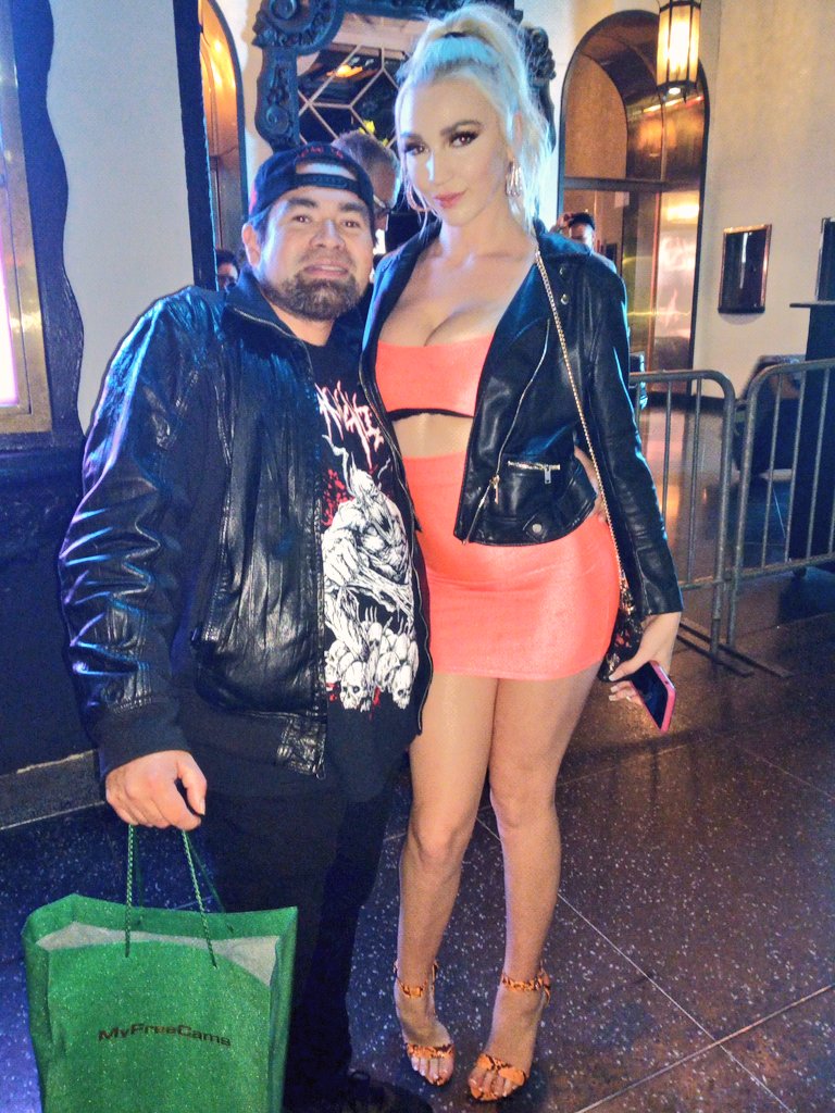firewater2012's tweet photo. @KSLibraryGirl #kendrasunderland #hawty #sexi #model #vixenangel #vixengirl #bomb #bape #boobs #pornstar #avn #avnnomparty #avnnominationsparty #avnnomparty2020 ππ¦π¦ππππ¦π₯ Kendra Sunderland https://t.co/h38Le4dofm
