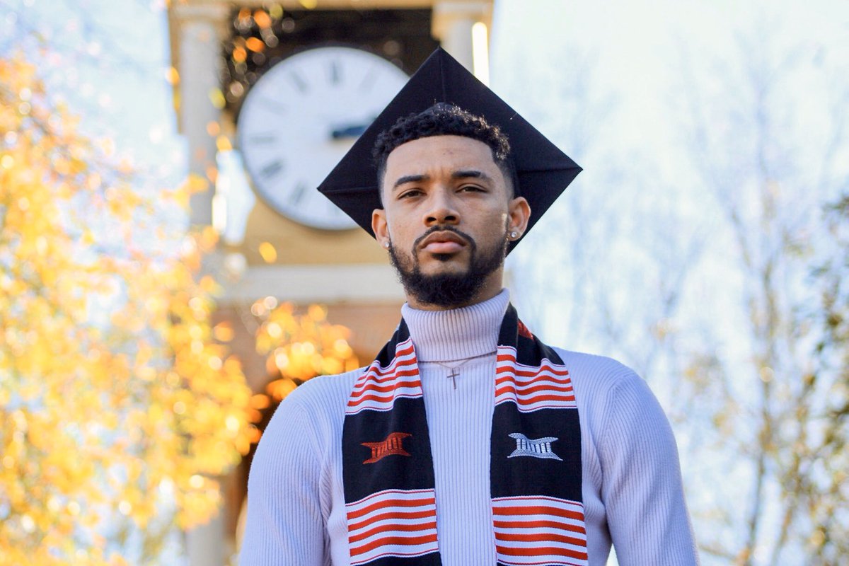 TyDeandre's tweet photo. “No matter the level of pain,gain ,or stress, I always find a way to finesse.” 

December 14th 2019 | 2:30 PM 🍾
Sam Houston State University 🎓
Bernard Johnson Coliseum 

B.S. in Psychology with a Minor  in Sociology 
  
#SHSU
#NupesGraduate
#GradSZN 

📸:@black_anomaly https://t.co/dsgmpllA0A