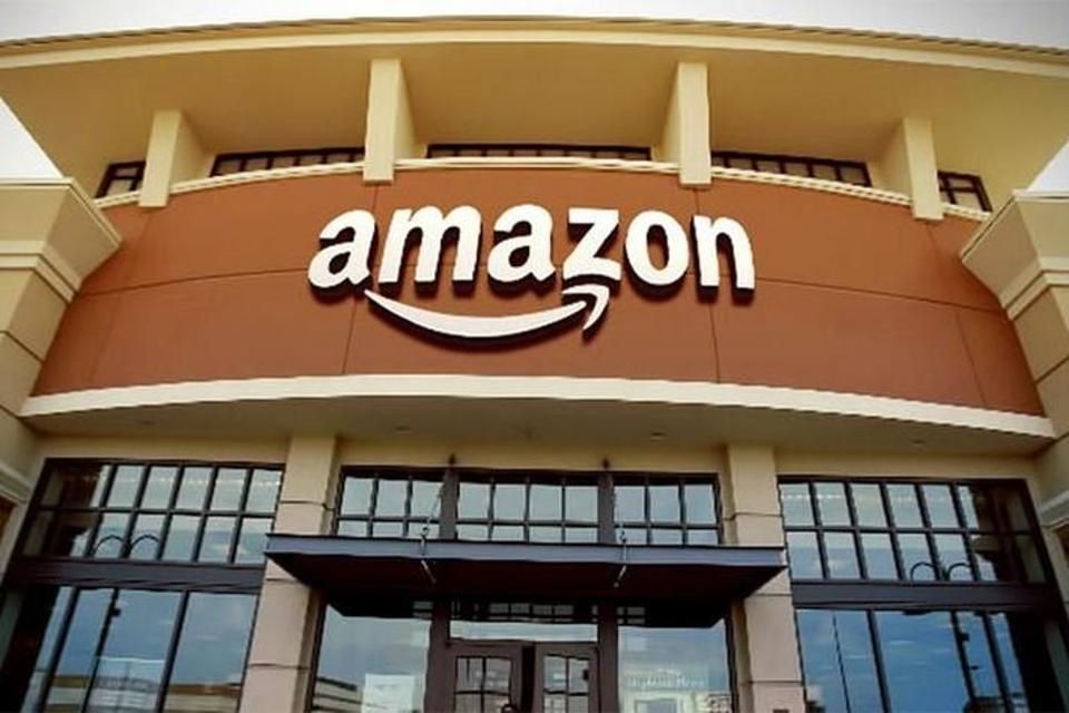 SousaAgency's tweet photo. Amazon Cyber Monday 2019: Here Are The First Deals [Updated] 
#SmallBusiness #entrepreneurs 
https://t.co/XVixaDen4Y https://t.co/GjHJMndmXN