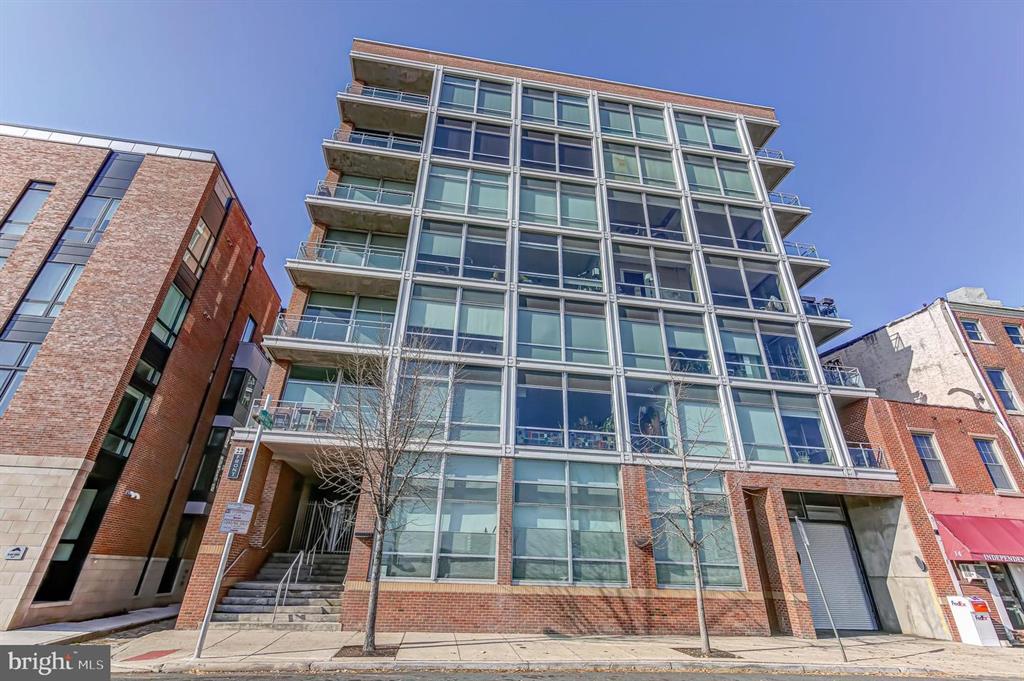 OLD CITY 2 BEDROOM CONDO w/BALCONY+GARAGE PARKING@ 22 S.FRONT ST conta.cc/2sjEuhu