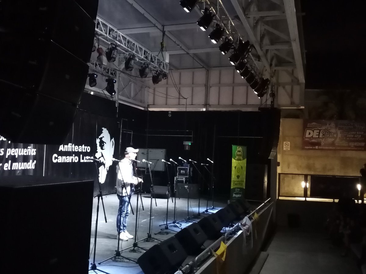 SportivoCerrito's tweet image. Subió el Cucuzú al escenario!

#CSC90años🔰