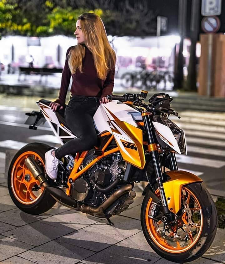 backupcamera124's tweet image. Cute girl biker

#biker #bikinigirls #bikershorts #bikerchick #bikerleady #bikerbabes #bikeride #bikerjacket  #bikerider #bikerace #bikersfamily #bikerporn #bikergram #bikersnetwork #bikerlife #bikerlove #bikercouple #bmw #bikers #bikerboy #bikerhits #bikergang #bikermen #bmwm3