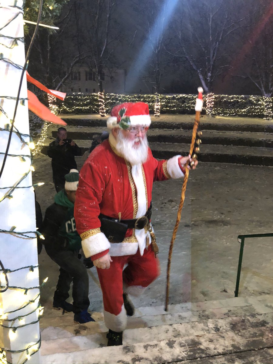 ChrisPaplauskas's tweet photo. Santa brought us weather from the North Pole as we lit our neighborhood Christmas Tree. It sure was an evening full of Christmas Magic! Thank you to all that helped make this evening possible! #makingcranstonbettertogether #Cranston #knightsville https://t.co/HCG3iwaedH