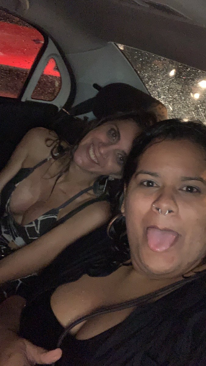 ptaylaine's tweet image. Quando vc sabe que o rolê foi perfeito chuva nunca nem vi 🌧 🌧 #deumuitobom #pagodeevida