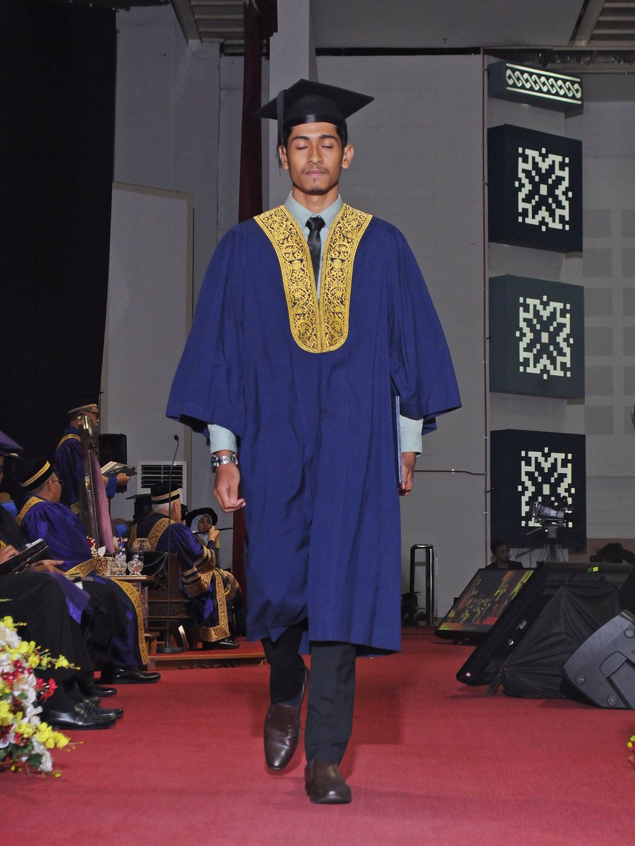hanifridza's tweet photo. Guys .. photoshop sikit em tertido pulak https://t.co/s0OXfAkyWU