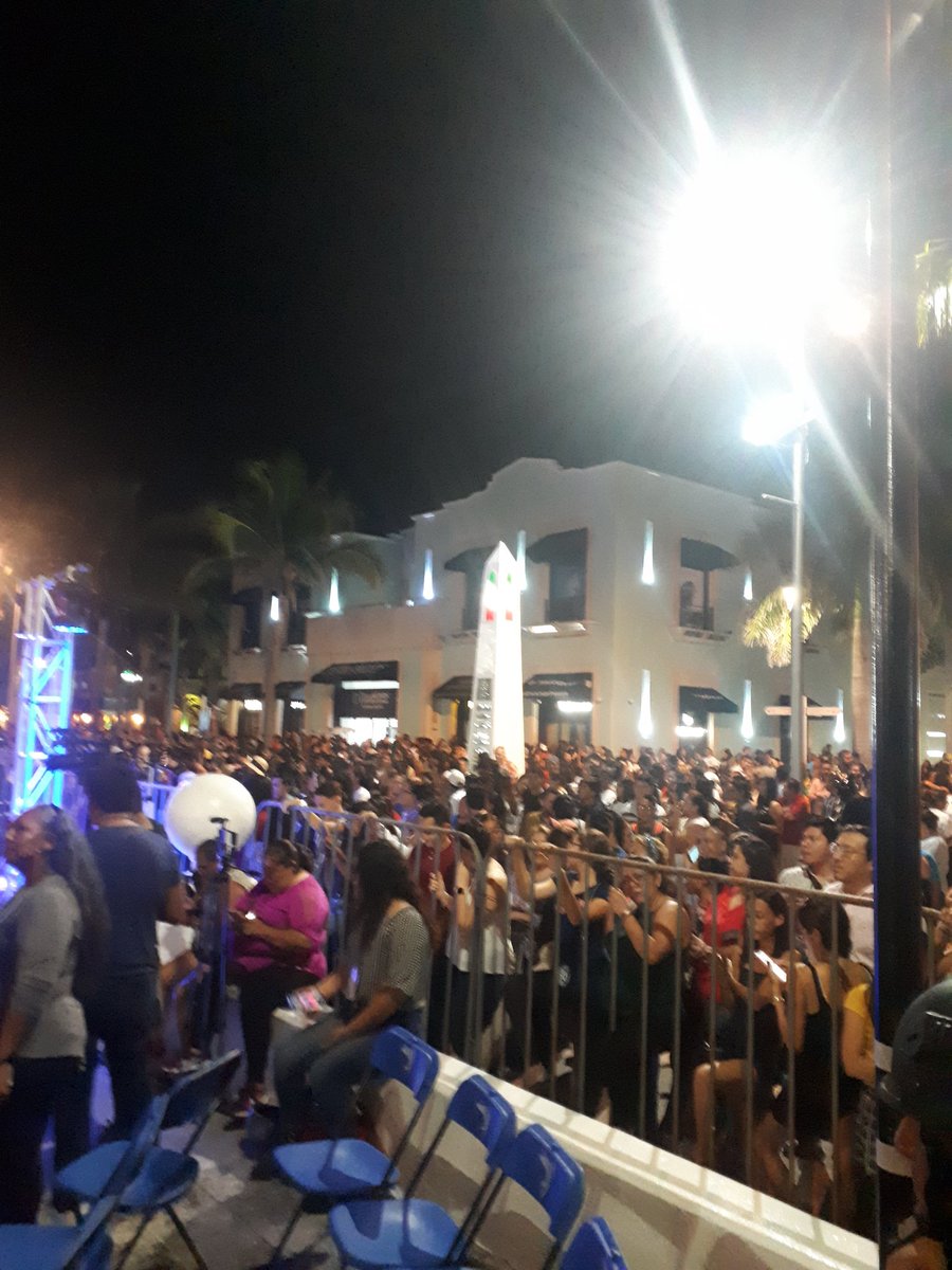 TwittCzm tweet media