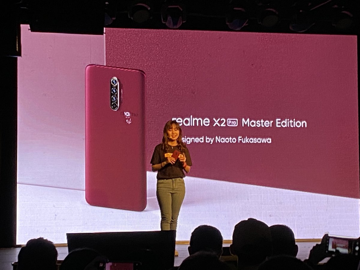 Soya_Cincau's tweet photo. Realme also announced a special Master Edition red smartphone designed by Naoto Fukasawa. #fullspeedflagship https://t.co/nsWcCOOlDf