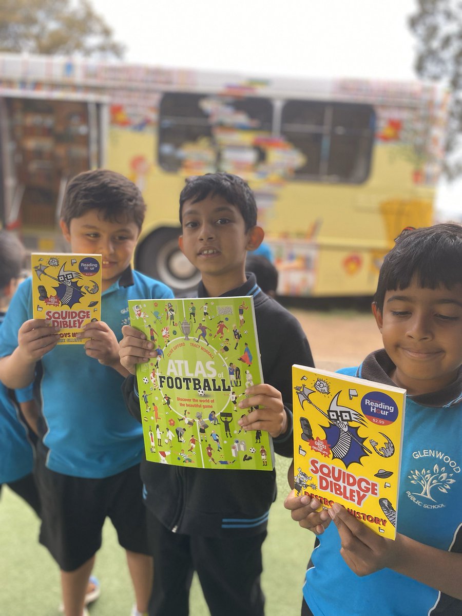 PSGlenwood's tweet photo. So many happy faces after visiting Russ! 12R are so excited! @SydWritersFest #russthebus https://t.co/gynG7GiSad