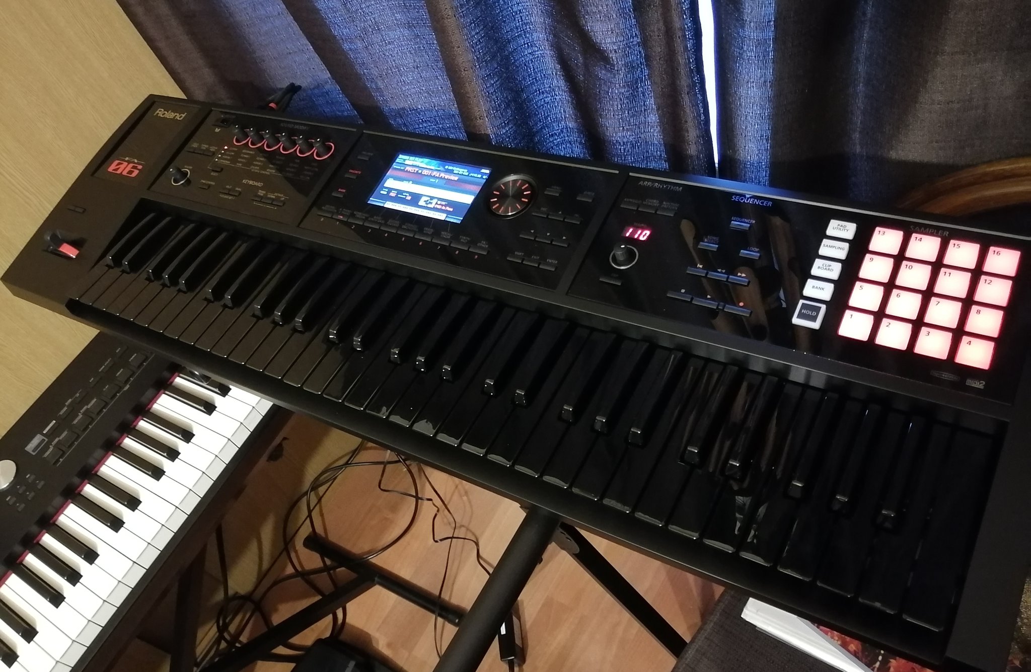 Roland FA-06 シンセ61鍵　限定品オールブラック Roland(ローランド) ／ JUNO-DS61 数量限定色ブラック 黒鍵 - 61