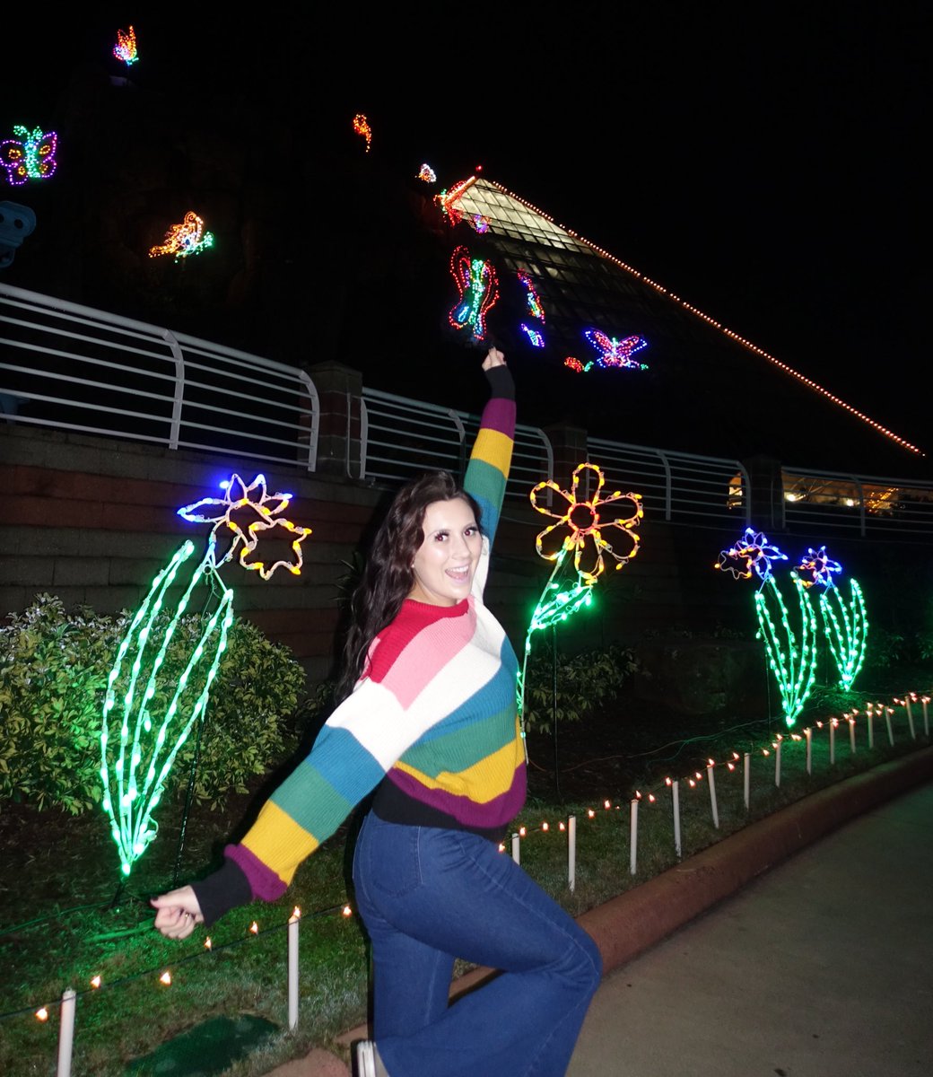 HoustonLocatio1's tweet photo. Moody Gardens, Festival of Lights 

Open until Jan 12th 

Enjoy the wonder of over one million sparkling Christmas lights on this mile-long trail featuring lighted scenes.

Admission includes one (1) ice skate rental and one (1) Arctic Ice Slide ride.

$8.95-18.95 https://t.co/PtTDEXAG3y