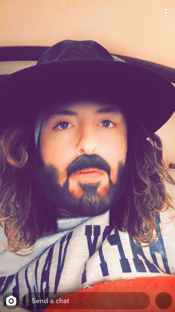 AnabelleDixon's tweet image. "Gon take my horse to the old town road, gon riiiiiide till I can't no more" @sean_urbbb #billyray #achybreakyheartcomeback