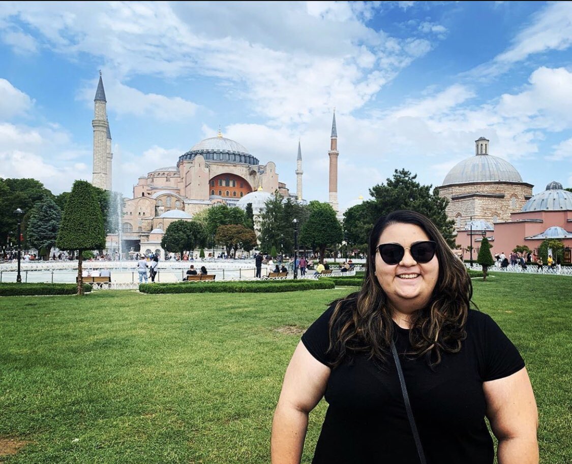 Theta_LPC's tweet image. Before the night ends we wanted to wish our hermana Tanya a happy birthday!! We hope you had an amazing day ❤️❤️ #PiChiBirthday