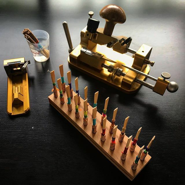 aangus4's tweet image. Back to the reed desk...
Life after performing Bach’s Christmas Oratorio. I’ll use the memory to inspire this beautiful batch...
#oboereedmaking #oboelife #creatingsounds #everhopeful #oboereeds #radreeds #sweetreeds ift.tt/2rMcDWU