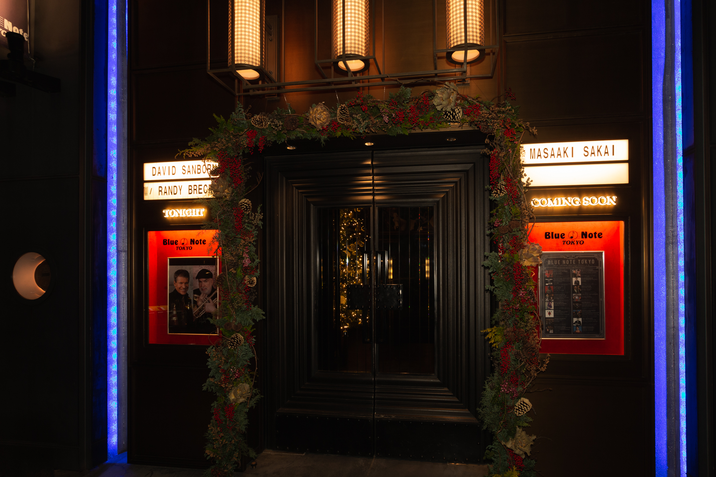 ブルーノート東京 Twitterissa 12月に入りウインター シーズンが本格的にスタート ブルーノート東京のエントランスやフロントもクリスマスの装いに 輝くツリーがみなさまのお越しをお待ちしております ご来場の際はぜひこちらもお楽しみください クリスマス