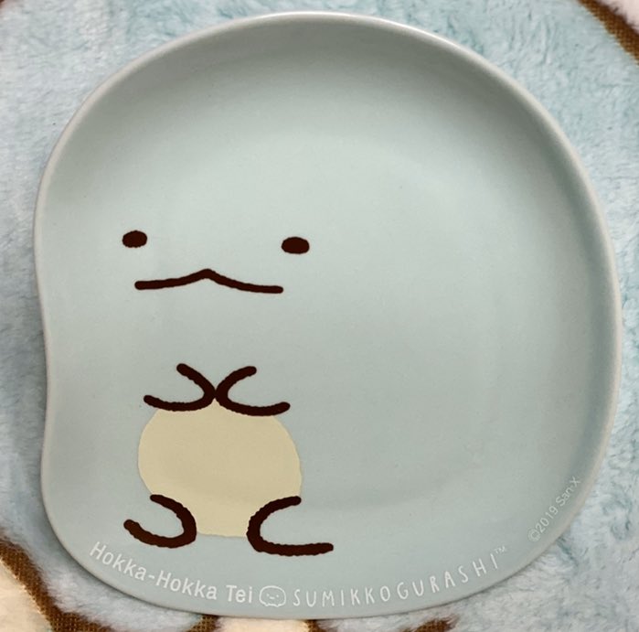 tokage1188's tweet image. #ほっかほっか亭
#すみっコぐらし弁当
#冬のすみっコぐらしキャンペーン
#すみっコぐらし
#すみ活

からあげ格闘終了！！

とおくても
すみっコあいで
きょうもいく